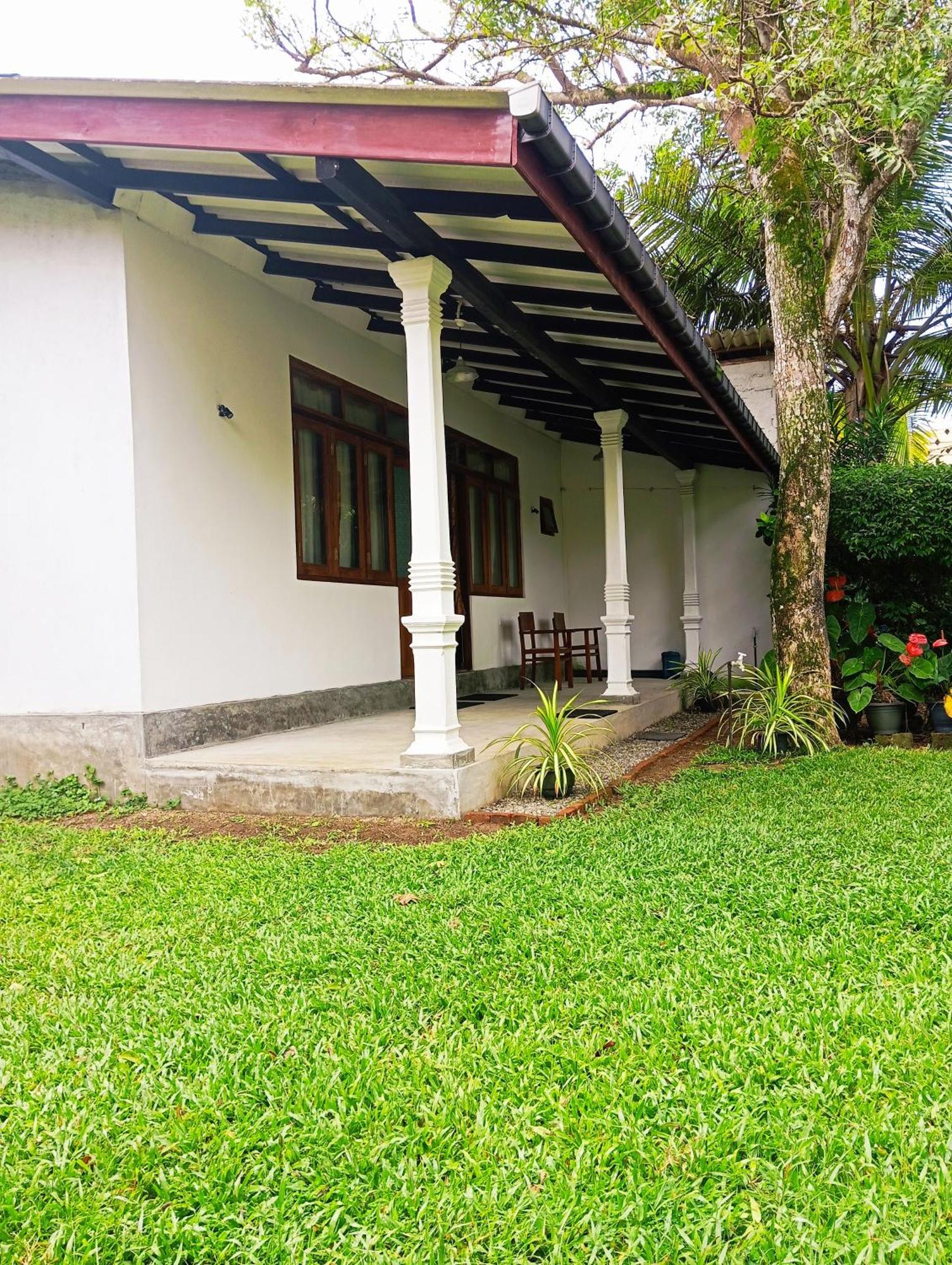 Waves Hikkaduwa Exterior foto